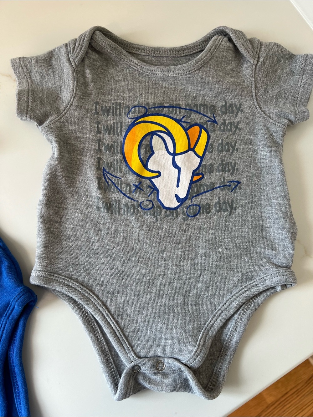 NFL LA Rams 3 onesie - Picture 5 of 8